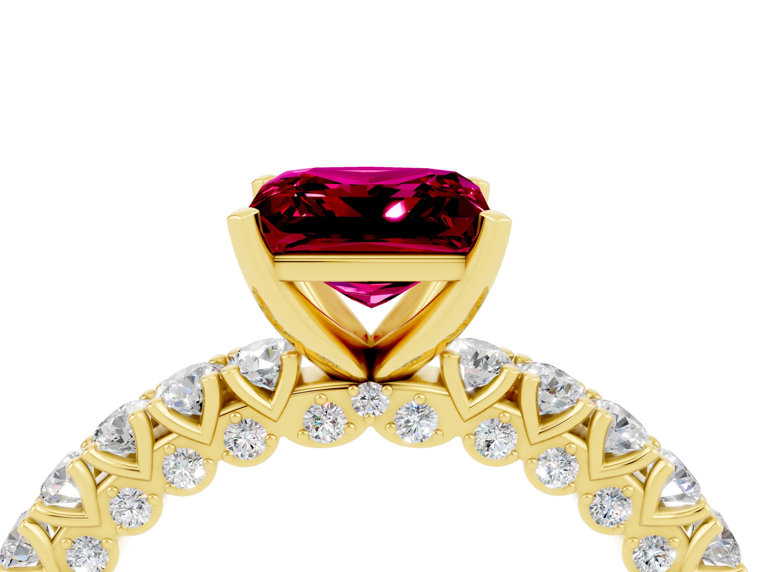 Yellow gold Princess Cut Diamond Pavé Band Solitaire Ring with Prong Setting_4