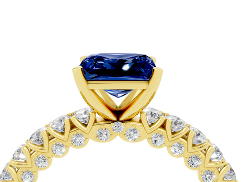 Yellow gold Princess Cut Diamond Pavé Band Solitaire Ring with Prong Setting_4