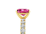 Yellow gold Princess Cut Diamond Pavé Band Solitaire Ring with Prong Setting_5
