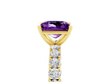 Yellow gold Princess Cut Diamond Pavé Band Solitaire Ring with Prong Setting_5