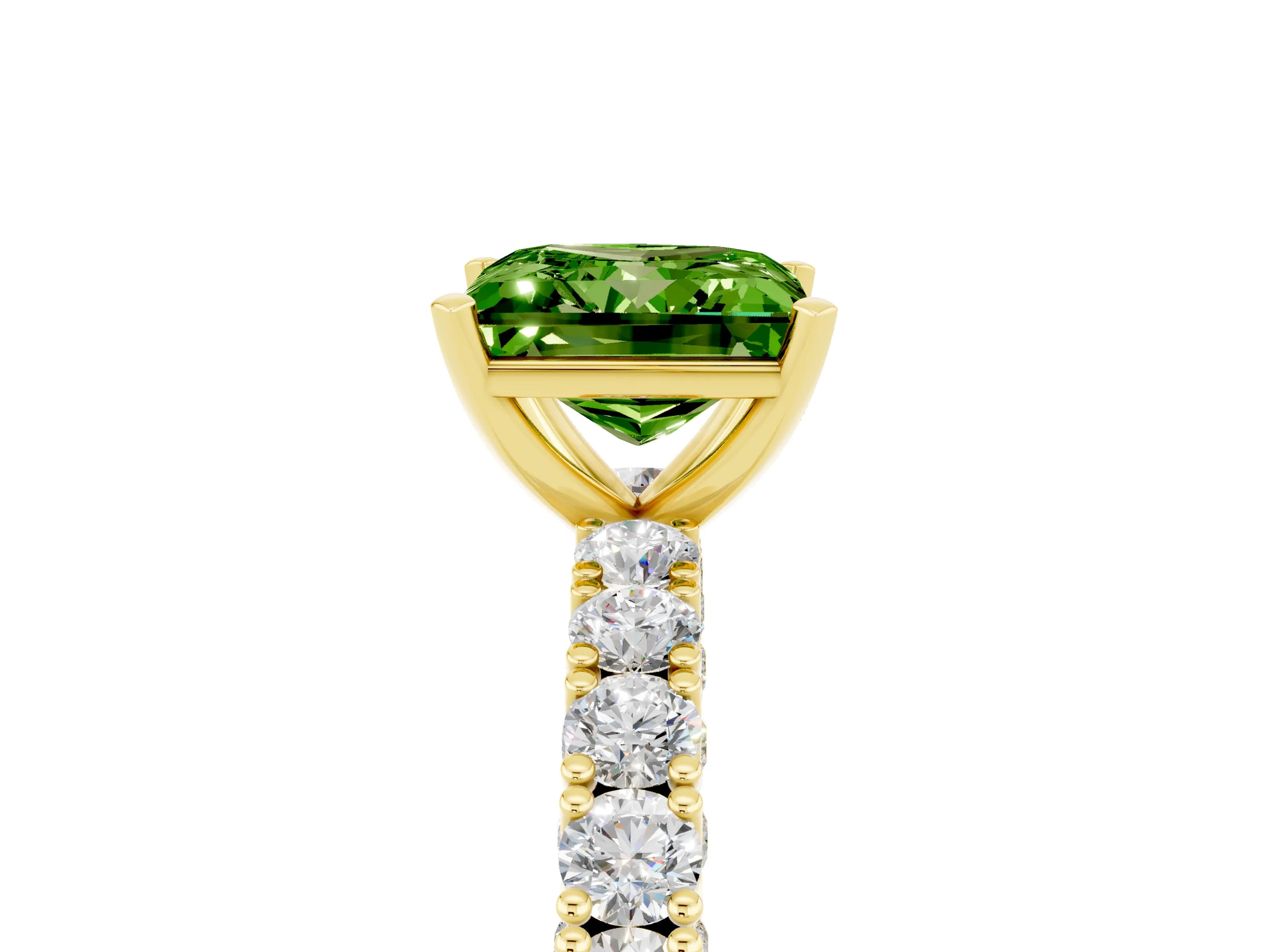 Yellow gold Princess Cut Diamond Pavé Band Solitaire Ring with Prong Setting_5