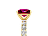 Yellow gold Princess Cut Diamond Pavé Band Solitaire Ring with Prong Setting_5