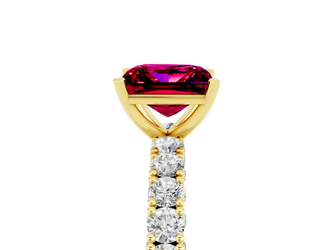 Yellow gold Princess Cut Diamond Pavé Band Solitaire Ring with Prong Setting_5