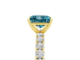 Yellow gold Princess Cut Diamond Pavé Band Solitaire Ring with Prong Setting_5
