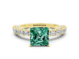 Yellow gold Princess Cut Diamond Pavé Band Solitaire Ring with Prong Setting