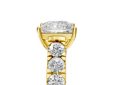 Yellow gold Princess Cut Diamond Pavé Band Solitaire with Four-Prong Setting_30