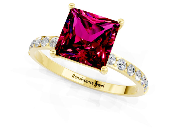 Yellow gold Princess Cut Garnet Solitaire Ring with Round Pavé Shoulders and Prong Setting