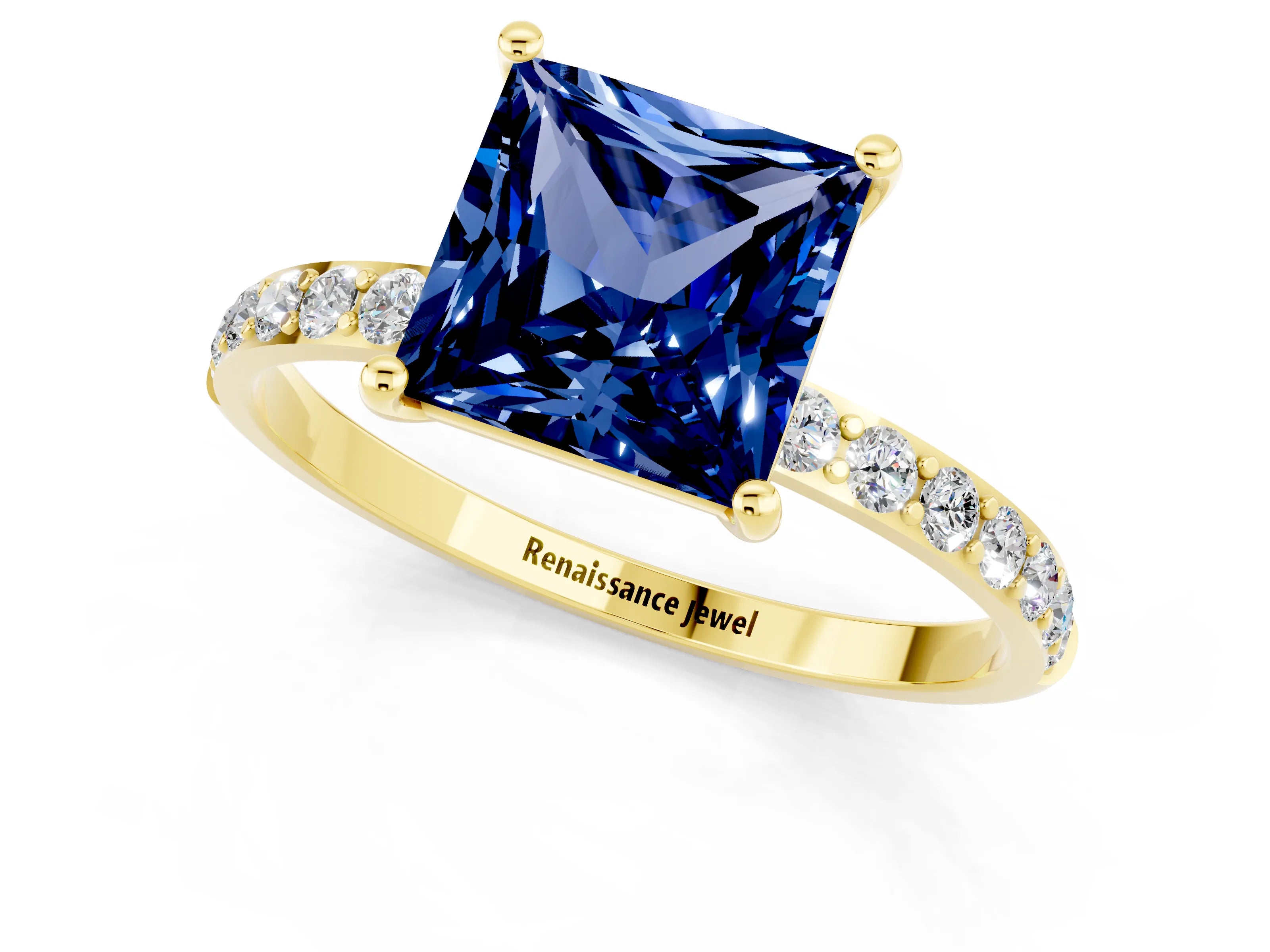 Yellow gold Princess Cut Diamond Pavé Band with Six-Prong Setting_1