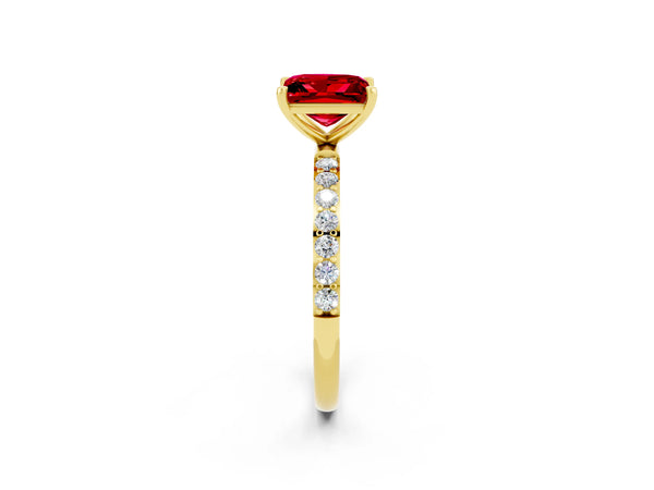 Yellow gold Princess Cut Diamond Pavé Band with Six-Prong Setting