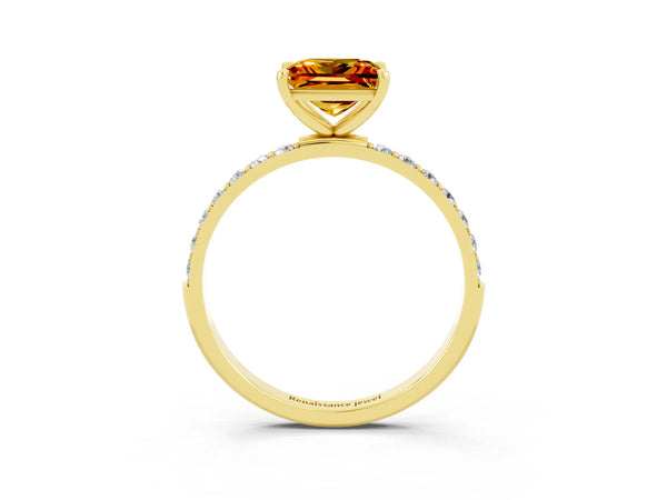Yellow gold Princess Cut Citrine Solitaire Ring with Round Pavé Shoulders and Prong Setting