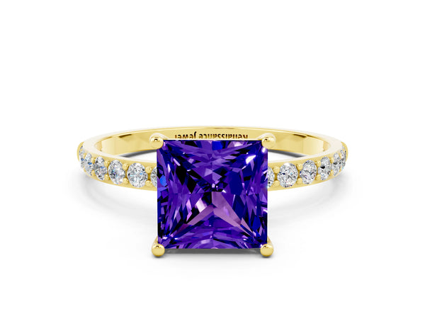 Yellow gold Princess Cut Tanzanite Solitaire Ring with Round Pavé Shoulders and Prong Setting