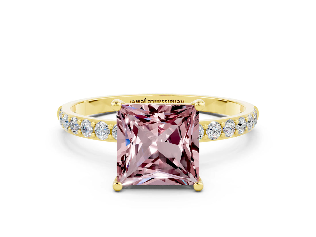 Yellow gold Princess Cut Diamond Pavé Band with Six-Prong Setting