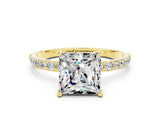 Yellow gold Princess Cut Diamond Pavé Band with Six-Prong Setting