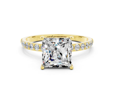 Yellow gold Princess Cut Diamond Pavé Band with Six-Prong Setting