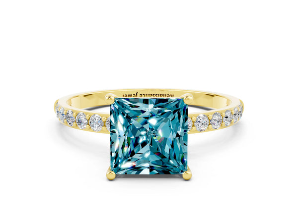 Yellow gold Princess Cut Diamond Pavé Band with Six-Prong Setting