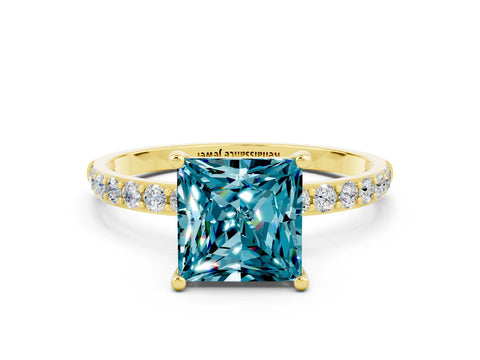Yellow gold Princess Cut Diamond Pavé Band with Six-Prong Setting
