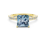 Yellow gold Princess Cut Diamond Pavé Band with Six-Prong Setting