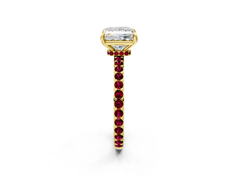 Yellow gold Princess Cut Diamond Pavé Engagement Ring with Round with Garnet side stone Accents and Prong Setting_2