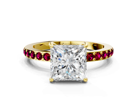 Yellow gold Princess Cut Diamond Pavé Engagement Ring with Round with Garnet side stone Accents and Prong Setting