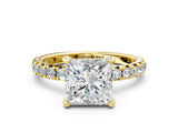Yellow gold Princess Cut Diamond Pavé Solitaire Ring with Round Band and Prong Setting_12
