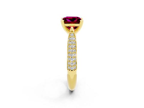 Yellow gold Princess Cut Diamond Solitaire Engagement Ring with Pavé Band and Four-Prong Setting_2