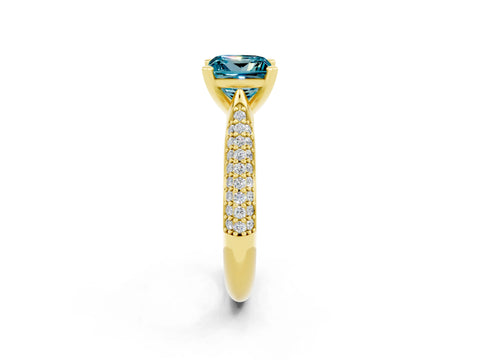 Yellow gold Princess Cut Diamond Solitaire Engagement Ring with Pavé Band and Four-Prong Setting_2