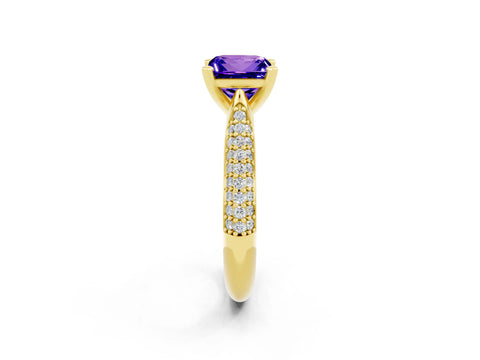 Yellow gold Princess Cut Diamond Solitaire Engagement Ring with Pavé Band and Four-Prong Setting_2