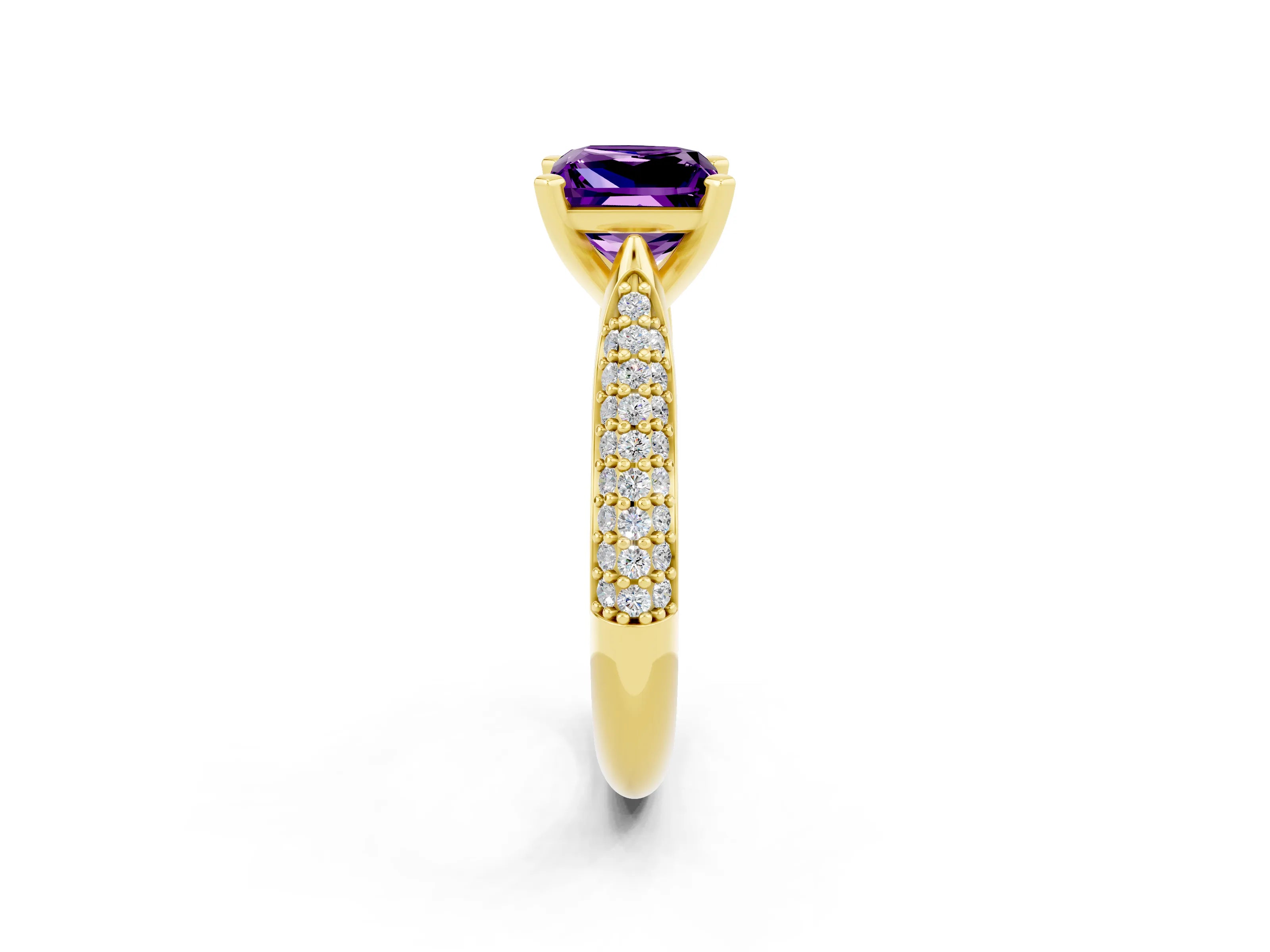 Yellow gold Princess Cut Diamond Solitaire Engagement Ring with Pavé Band and Four-Prong Setting_2