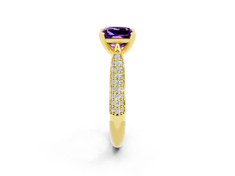 Yellow gold Princess Cut Diamond Solitaire Engagement Ring with Pavé Band and Four-Prong Setting_2