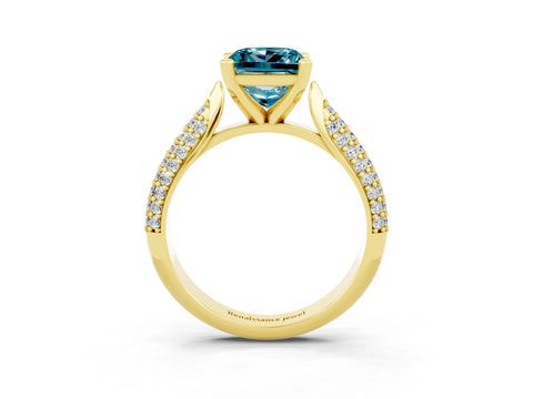 Yellow gold Princess Cut Diamond Solitaire Engagement Ring with Pavé Band and Four-Prong Setting_3