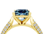 Yellow gold Princess Cut Diamond Solitaire Engagement Ring with Pavé Band and Four-Prong Setting_4