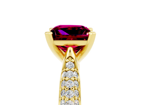 Yellow gold Princess Cut Diamond Solitaire Engagement Ring with Pavé Band and Four-Prong Setting_5