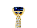 Yellow gold Princess Cut Diamond Solitaire Engagement Ring with Pavé Band and Four-Prong Setting_5