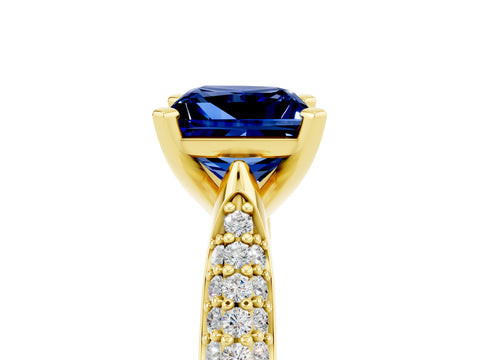 Yellow gold Princess Cut Diamond Solitaire Engagement Ring with Pavé Band and Four-Prong Setting_5