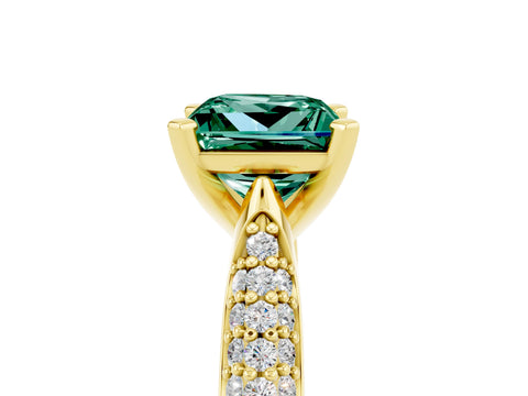Yellow gold Princess Cut Diamond Solitaire Engagement Ring with Pavé Band and Four-Prong Setting_5