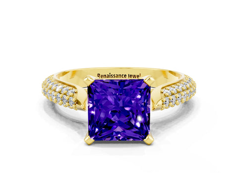Yellow gold Princess Cut Diamond Solitaire Engagement Ring with Pavé Band and Four-Prong Setting
