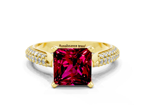 Yellow gold Princess Cut Diamond Solitaire Engagement Ring with Pavé Band and Four-Prong Setting