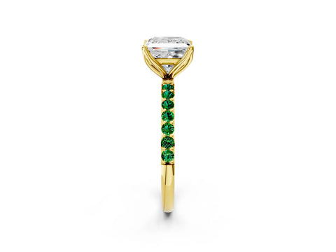 Yellow gold Princess Cut Diamond Solitaire Engagement Ring with Round with Emerald side stone Pavé Band and Prong Setting_2