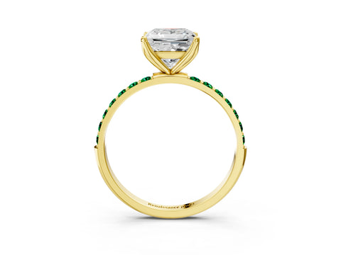 Yellow gold Princess Cut Diamond Solitaire Engagement Ring with Round with Emerald side stone Pavé Band and Prong Setting_3
