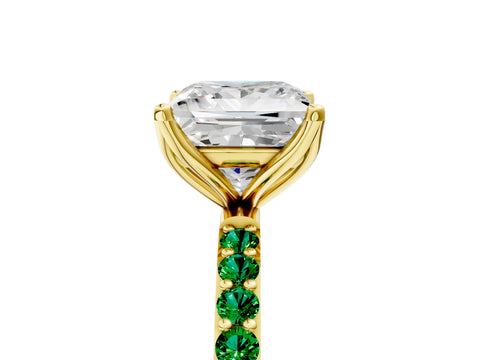 Yellow gold Princess Cut Diamond Solitaire Engagement Ring with Round with Emerald side stone Pavé Band and Prong Setting_5