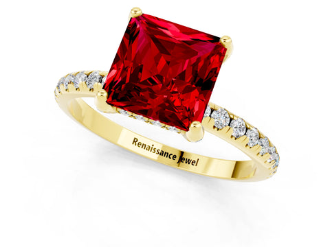 Yellow gold Princess Cut Diamond Solitaire Ring with Four-Prong Setting and Pavé Band_1