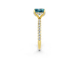 Yellow gold Princess Cut Diamond Solitaire Ring with Four-Prong Setting and Pavé Band_2