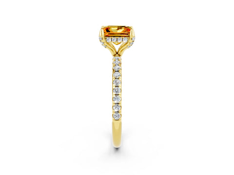 Yellow gold Princess Cut Diamond Solitaire Ring with Four-Prong Setting and Pavé Band_2