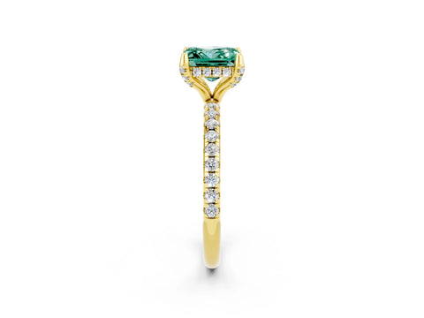 Yellow gold Princess Cut Diamond Solitaire Ring with Four-Prong Setting and Pavé Band_2