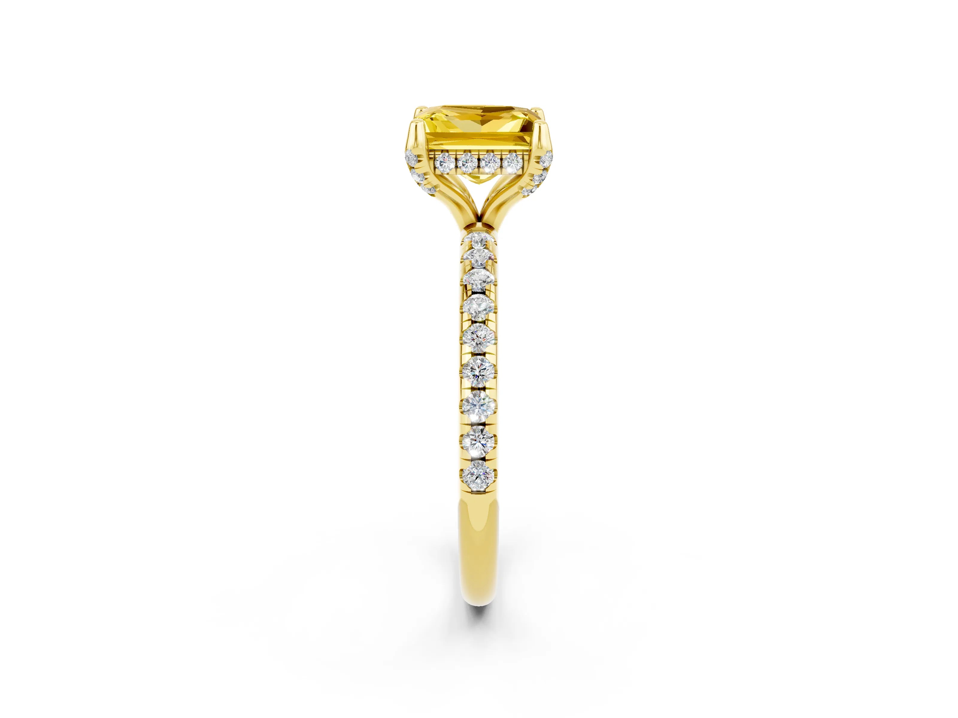 Yellow gold Princess Cut Diamond Solitaire Ring with Four-Prong Setting and Pavé Band_2