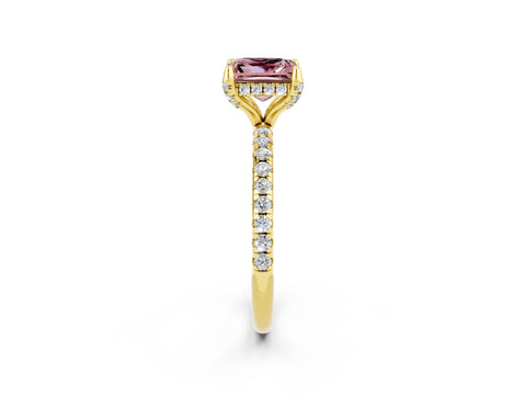 Yellow gold Princess Cut Diamond Solitaire Ring with Four-Prong Setting and Pavé Band_2