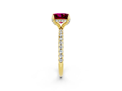 Yellow gold Princess Cut Diamond Solitaire Ring with Four-Prong Setting and Pavé Band_2