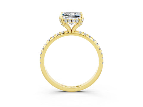 Yellow gold Princess Cut Diamond Solitaire Ring with Four-Prong Setting and Pavé Band_3