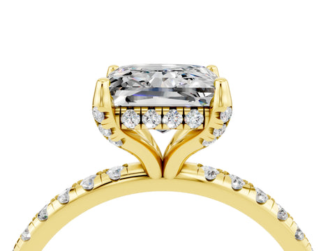 Yellow gold Princess Cut Diamond Solitaire Ring with Four-Prong Setting and Pavé Band_4