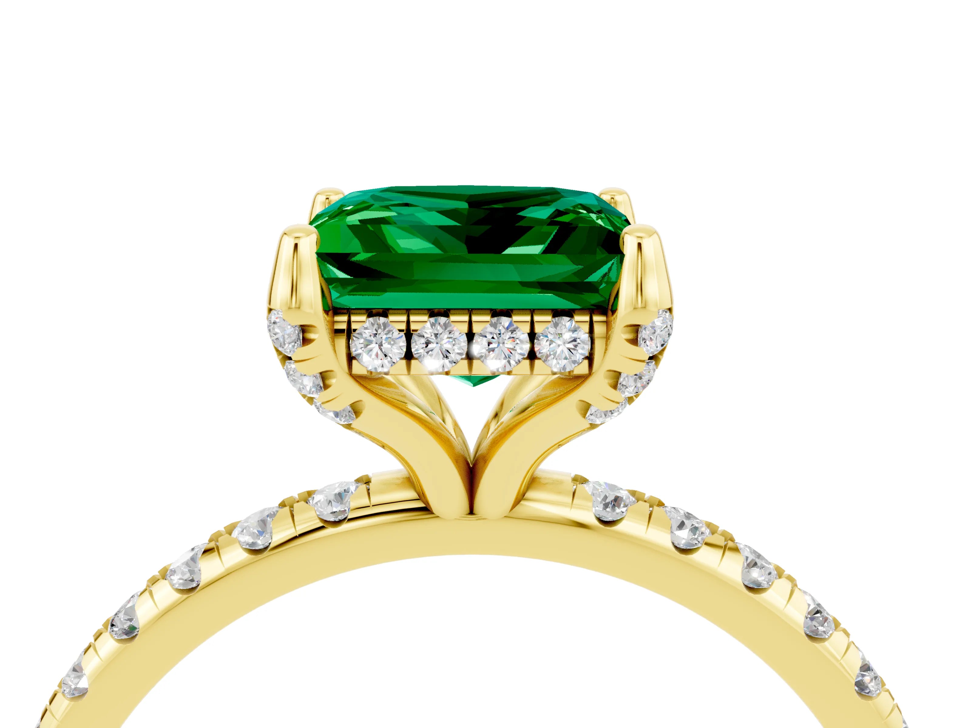 Yellow gold Princess Cut Diamond Solitaire Ring with Four-Prong Setting and Pavé Band_4